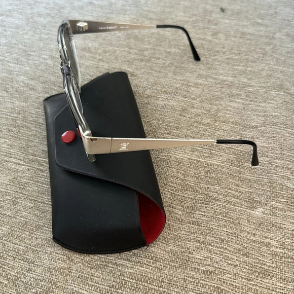 Vintage Laura Biagiotti Italy  80’s Black Silver Sunglasses pristine with case - Picture 9 of 15